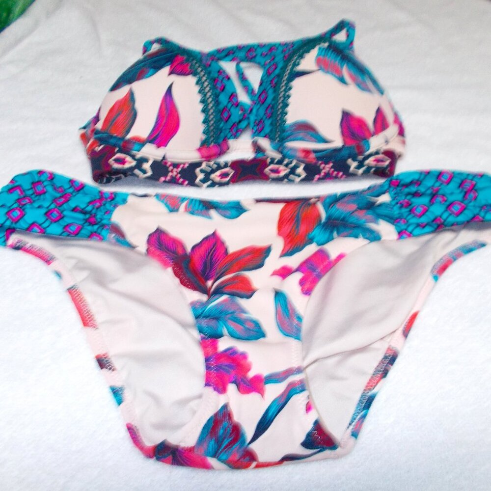 Shade & Shore bikini Set in S Bottoms /34B Bra
